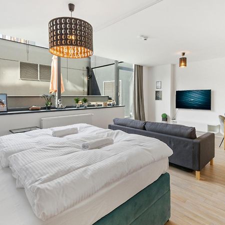 Lam Yacht Club - Terrace 10M2 Daire Bratislava Dış mekan fotoğraf