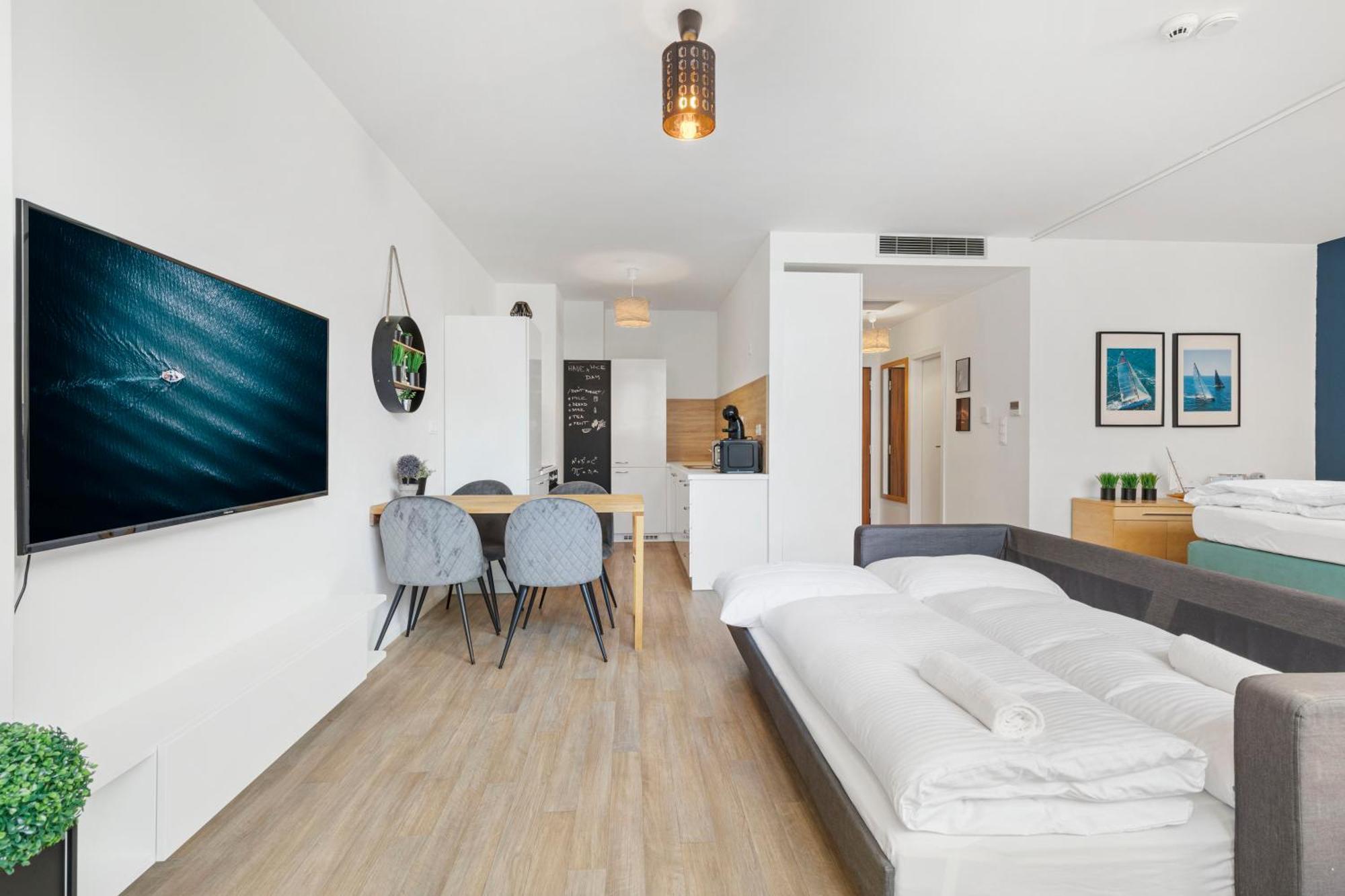 Lam Yacht Club - Terrace 10M2 Daire Bratislava Dış mekan fotoğraf